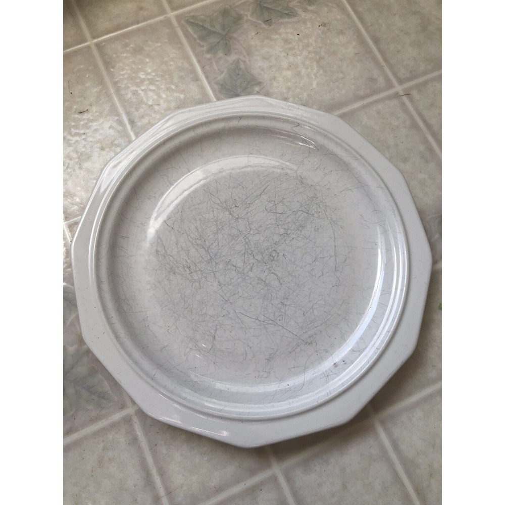 Vtg PFALTZGRAFF WHITE HERITAGE DINNER PLATES USA 10 1/4" Wide Embossed BackStamp